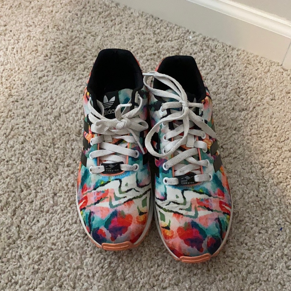 Cute causal Adidas